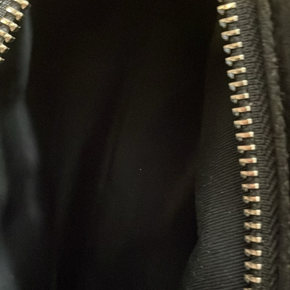 Black little bag. Would be great for going out as the top totally zips up. 11x8” - Picture 4 of 7